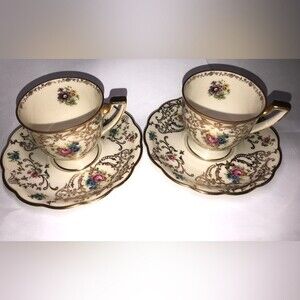 Vintage Royal Bayreuth Bavaria Demitasse Footed Teacup & Scalloped Saucer China